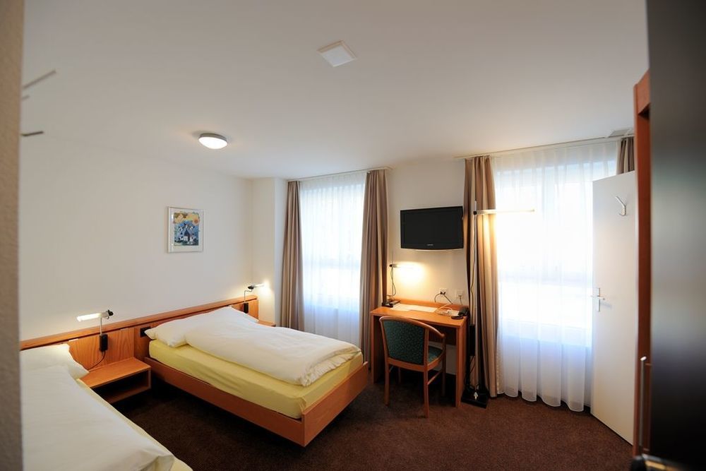 Hotel Freihof Swiss Lodge Unterägeri Quarto foto