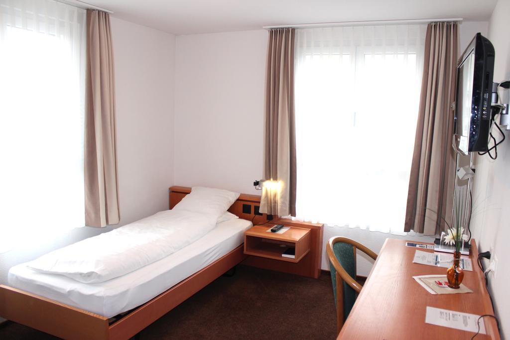 Hotel Freihof Swiss Lodge Unterägeri Quarto foto