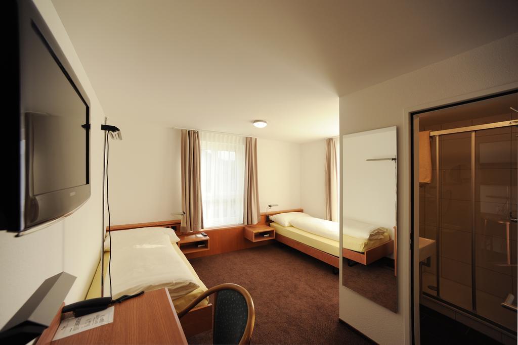 Hotel Freihof Swiss Lodge Unterägeri Quarto foto