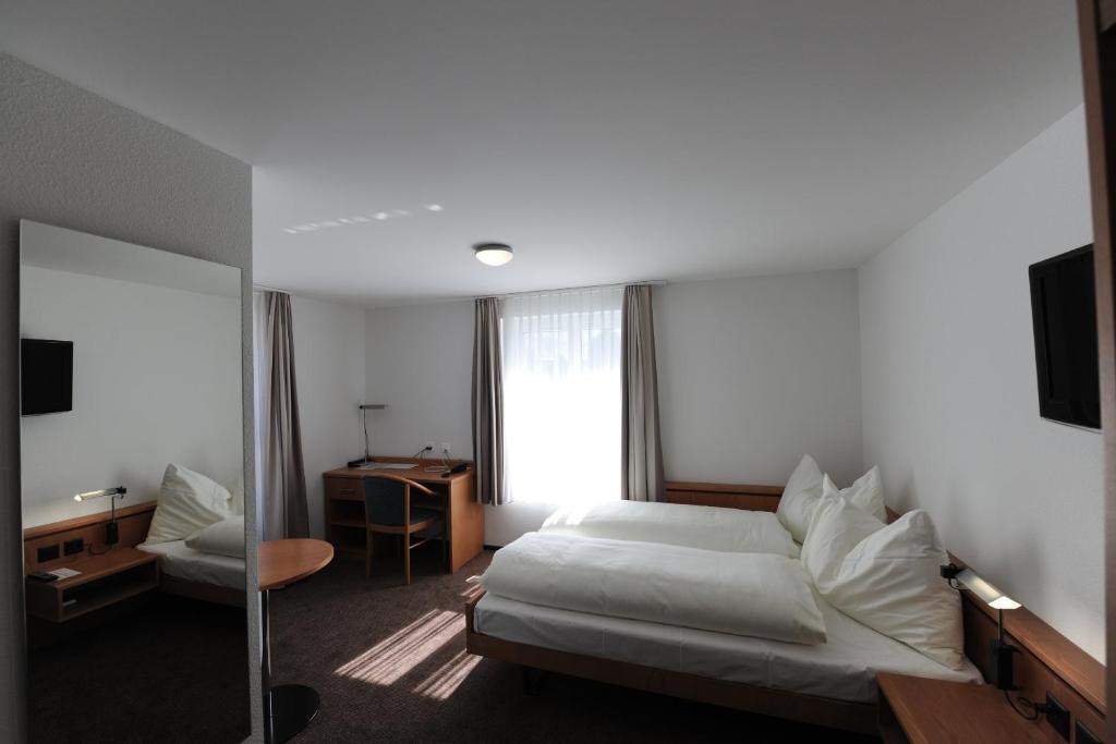 Hotel Freihof Swiss Lodge Unterägeri Quarto foto
